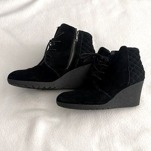Women’s wedge booties